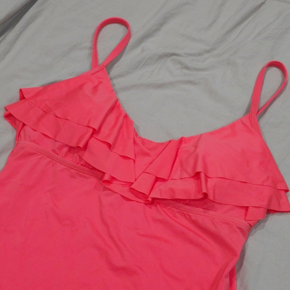 Kenneth Cole Reaction Coral Pink Swim 2 Piece with Ruffle Accents, Nwt, Size M - Picture 4 of 15